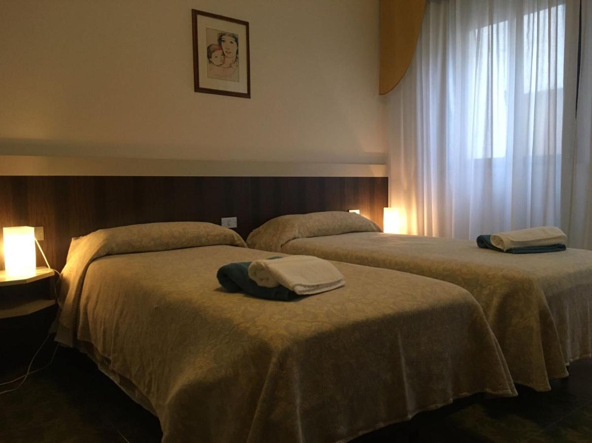 Hotel Centrale Есте Екстериор снимка