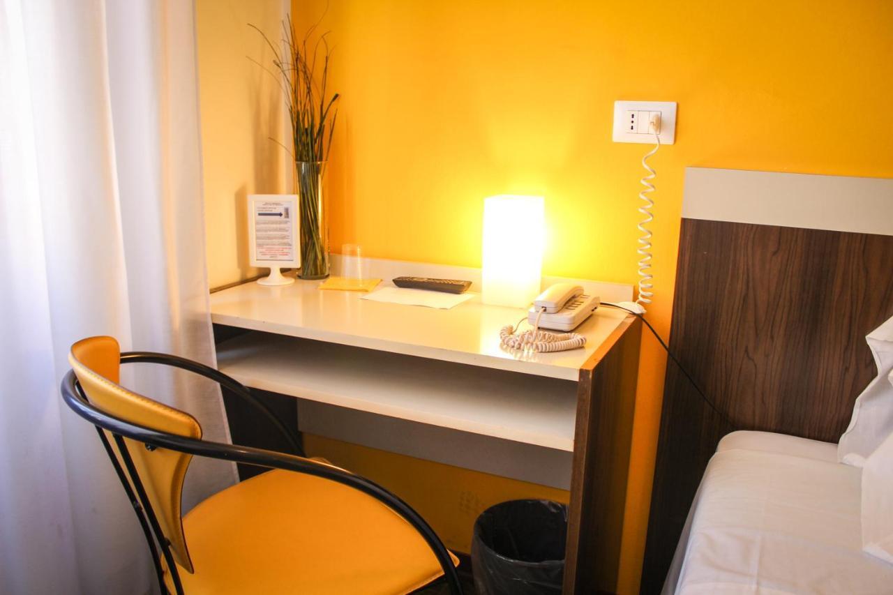 Hotel Centrale Есте Екстериор снимка
