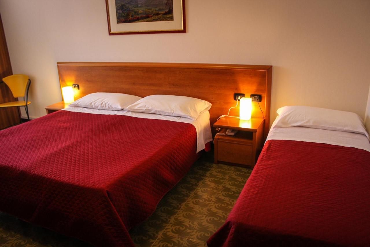 Hotel Centrale Есте Екстериор снимка