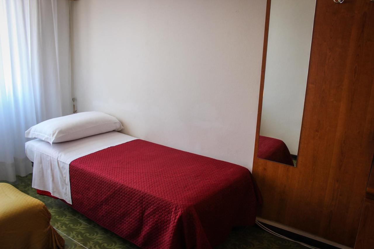 Hotel Centrale Есте Екстериор снимка