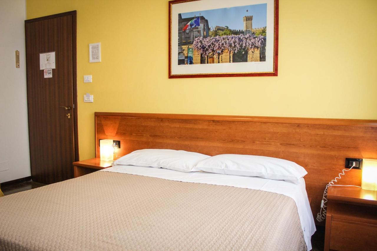 Hotel Centrale Есте Екстериор снимка