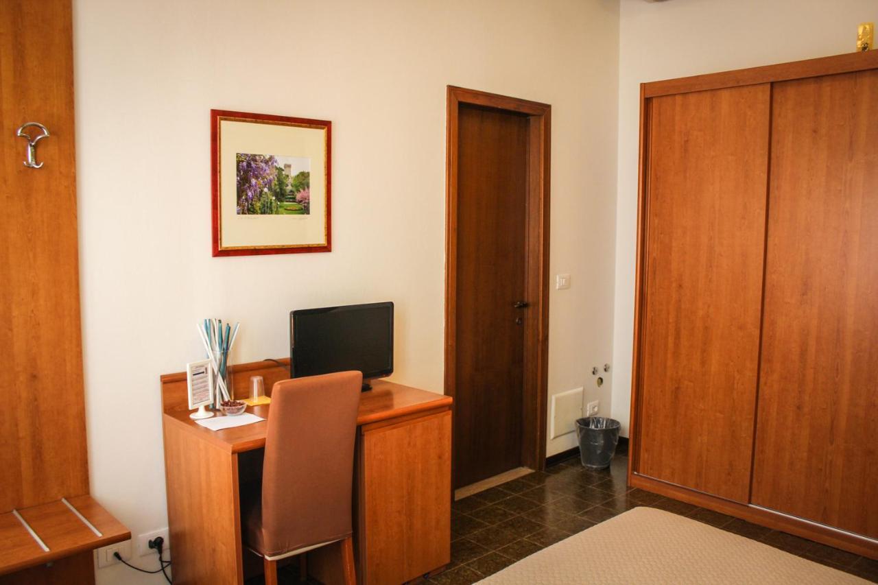 Hotel Centrale Есте Екстериор снимка
