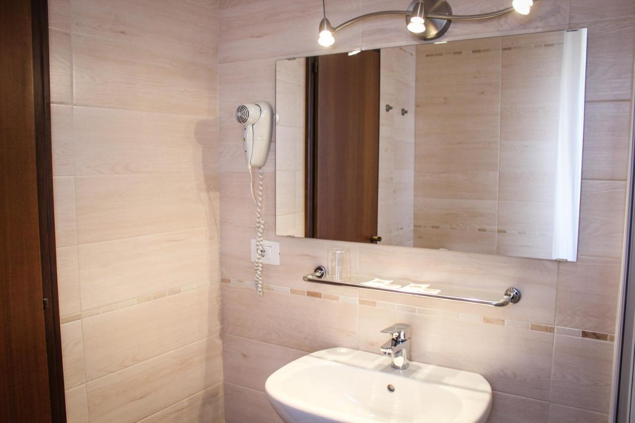 Hotel Centrale Есте Екстериор снимка