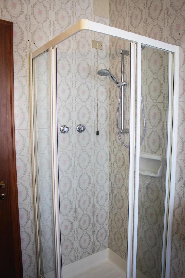 Hotel Centrale Есте Екстериор снимка