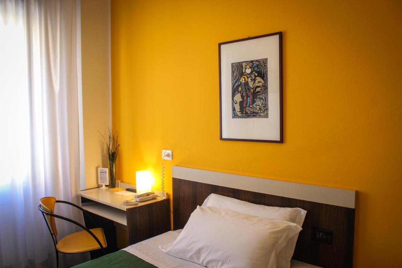 Hotel Centrale Есте Екстериор снимка